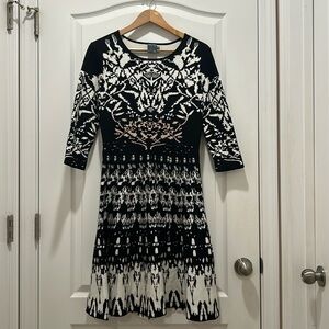 Gabby Skye Black and White Abstract Print A Line Knit Sweater Dress Size M